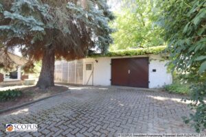 Garage mit Nebengelass